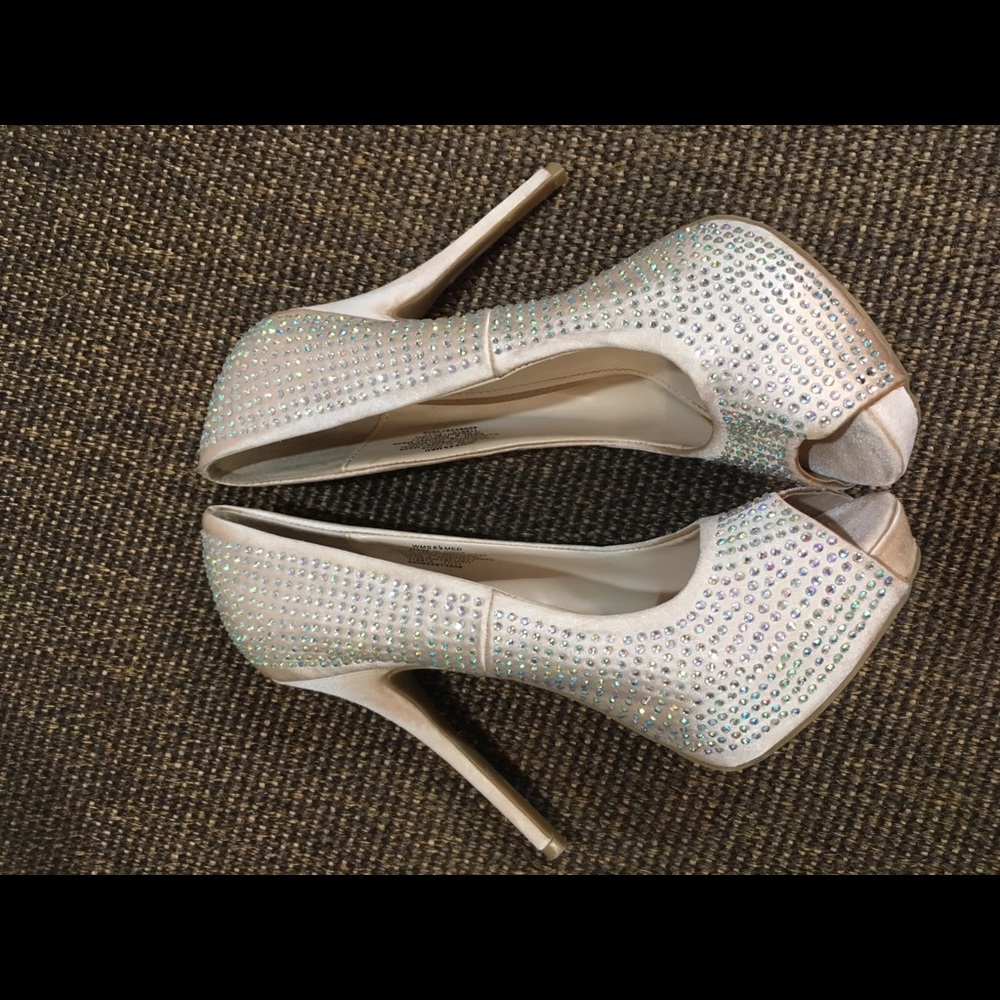 Jennifer Lopez crystal blush satin heels - Picture 4 of 8